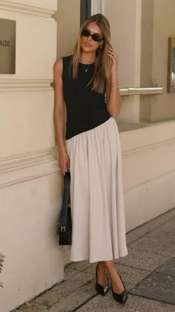 Darlita Maxi Dress - Black / Nude