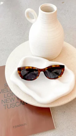 Estella Sunglasses - Hazel Tort