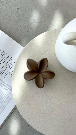 Hibiscus Matte Flower Claw Clip - Brown