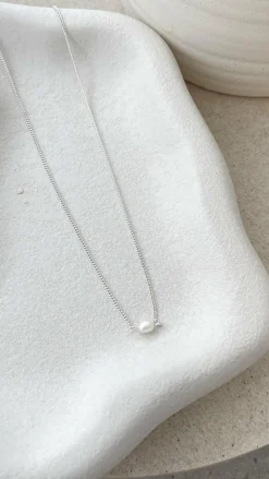 Kimmy Necklace - Silver/Pearl