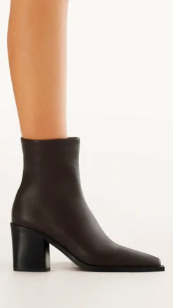 Leanora Boots - Chocolate