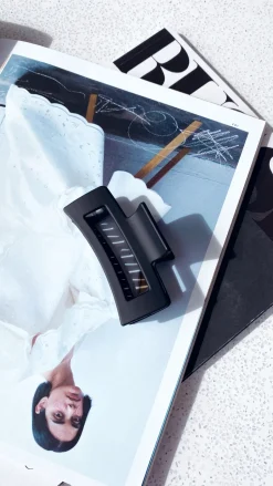 Matte Rectangle Claw Clip - Black