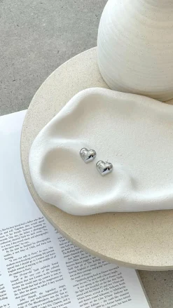 Neve Heart Earrings - Silver