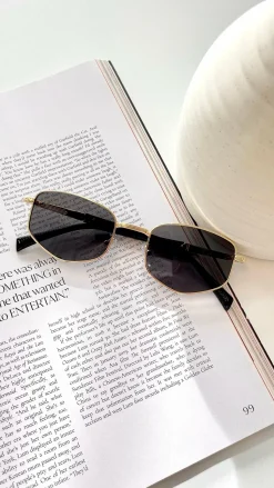 Quinta Sunglasses - Black / Gold