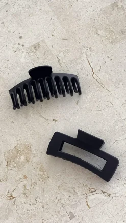 Regina Matte Claw Clip - Black