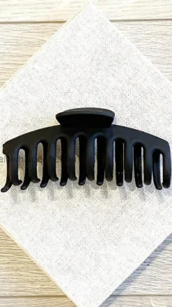 Regina Matte Claw Clip - Black