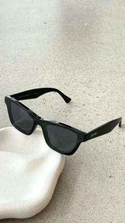 The Cindy Sunglasses - Black Jet