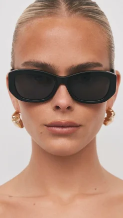 The Diaz Sunglasses - Black / Black