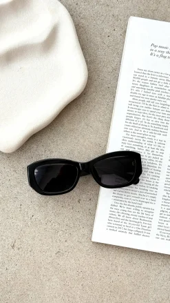 The Diaz Sunglasses - Black / Black