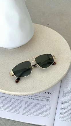 The Earle Sunglasses - Gold / Green