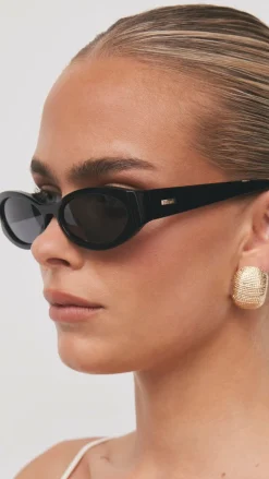 The Kasia Sunglasses - Black / Black