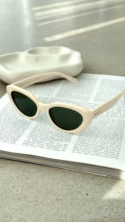 The Sweeney Sunglasses - Ivory / Green