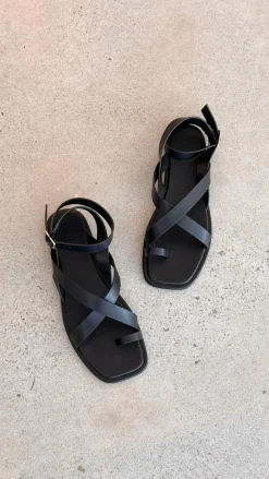 Ushi Sandal - Black