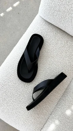 Yamira Thong - Black